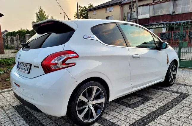 samochody osobowe Peugeot 208 cena 23900 przebieg: 117000, rok produkcji 2013 z Staszów